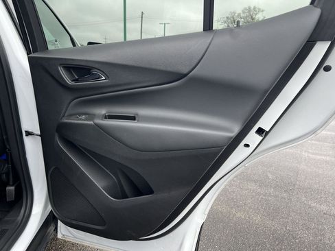 Used 2024 Chevrolet Equinox LT image 17