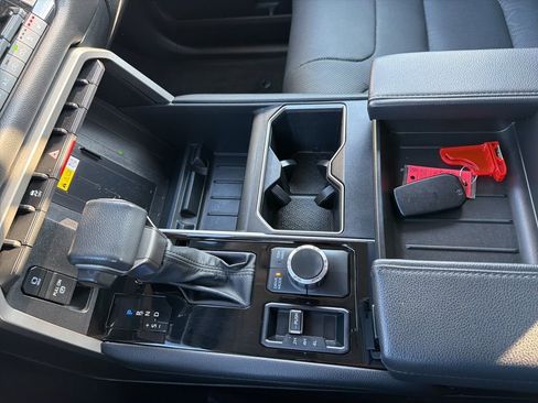 Used 2022 Toyota Tundra Limited image 34