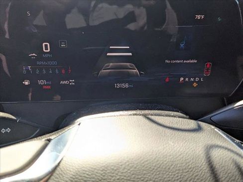 Used 2024 Chevrolet Traverse Z71 image 8