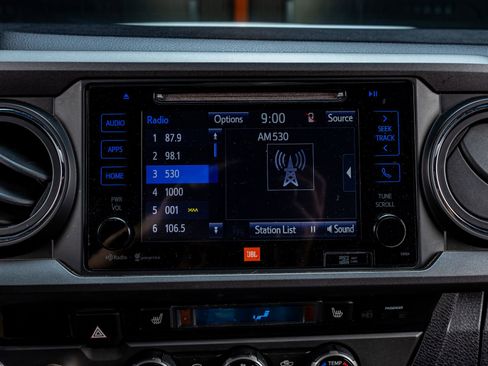 Used 2016 Toyota Tacoma TRD Sport image 24