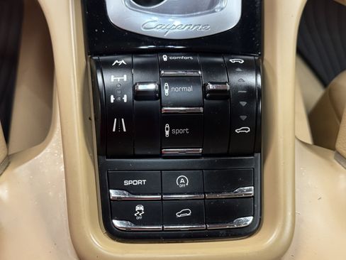 Used 2012 Porsche Cayenne S image 14