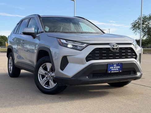 Used 2023 Toyota RAV4 XLE FWD image 2