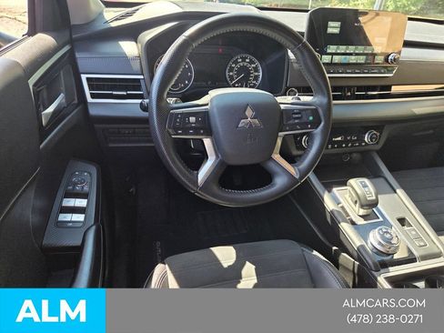 Used 2024 Mitsubishi Outlander SE AWD/4WD image 4