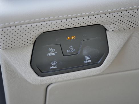 Certified 2025 Volkswagen Atlas SEL image 21