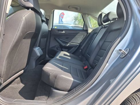 Used 2024 Volkswagen Jetta SE FWD image 10