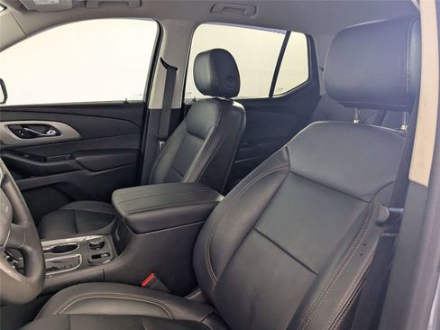 Used 2020 Chevrolet Traverse LS image 11
