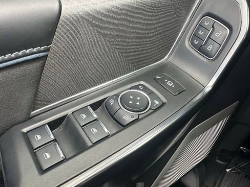 Used 2025 Ford F250 Platinum image 28