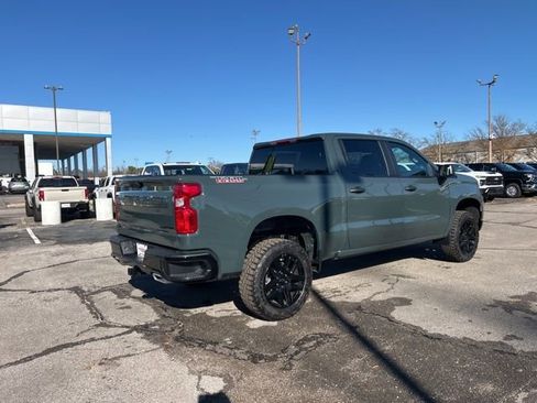 New 2026 Chevrolet Silverado 1500 Custom Trail Boss w/ LPO, Dark Essentials Package image 3