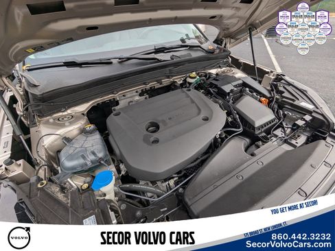 Certified 2023 Volvo XC40 B5 Plus image 26