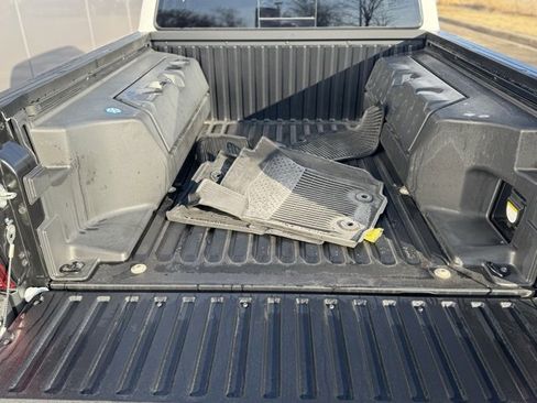 Used 2022 Toyota Tacoma SR5 w/ Trail Edition image 37