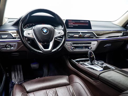 Used 2022 BMW 750i xDrive w/ Luxury Rear Seating Package AWD/4WD image 17