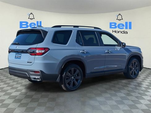New 2025 Honda Pilot Sport image 3