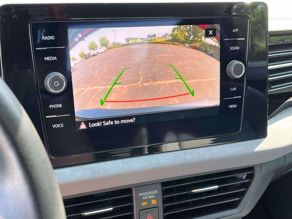 Used 2025 Volkswagen Jetta SE FWD image 32