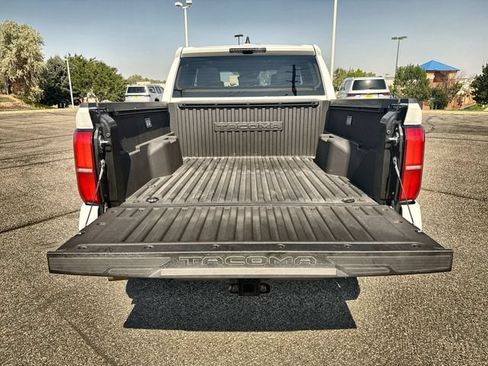 Used 2025 Toyota Tacoma TRD Sport AWD/4WD image 22