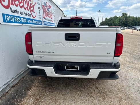 Used 2021 Chevrolet Colorado LT w/ Safety Package RWD image 4