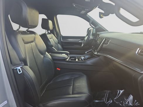 Used 2022 Jeep Wagoneer Series II w/ Premium Group I image 16