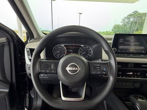 Used 2024 Nissan Rogue SV AWD/4WD image 15