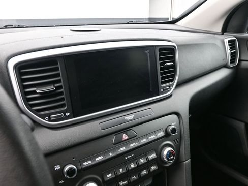 Used 2021 Kia Sportage LX w/ LX AWD Popular Package image 17