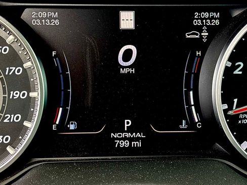 Used 2023 Maserati Levante Trofeo image 24