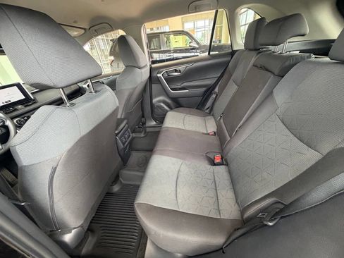 Used 2025 Toyota RAV4 XLE AWD/4WD image 48