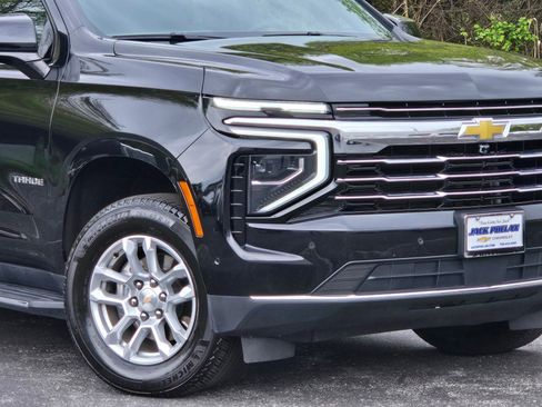 Used 2025 Chevrolet Tahoe LT AWD/4WD image 3