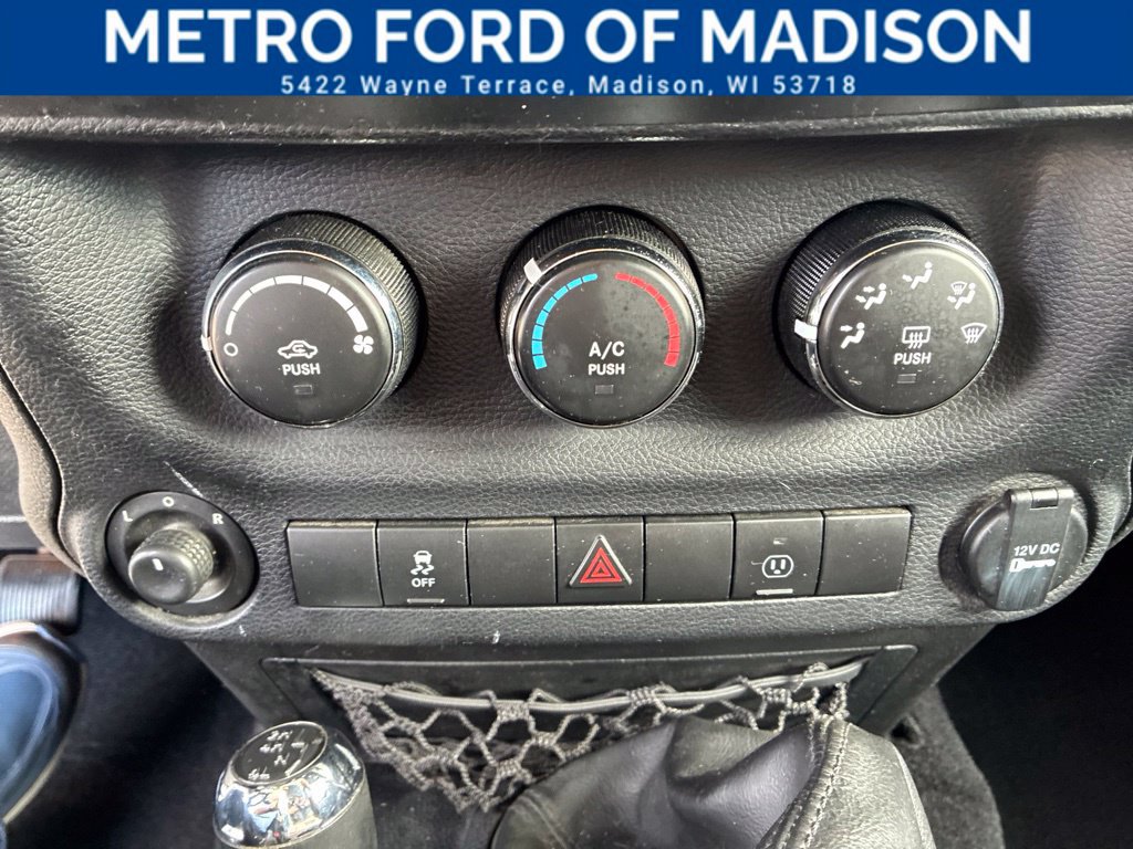 Used 2014 Jeep Wrangler Unlimited Sahara AWD/4WD image 21