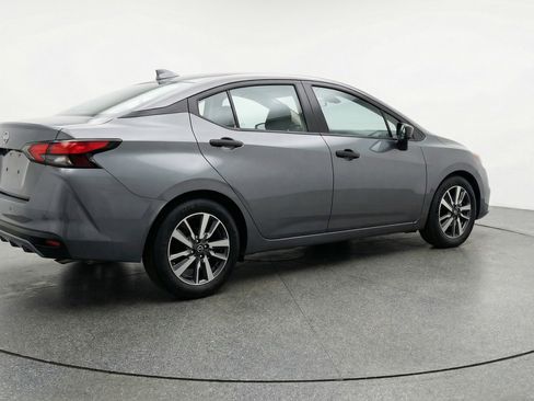 Used 2025 Nissan Versa SV image 9