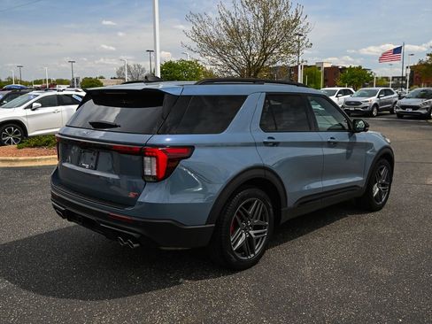 Certified 2025 Ford Explorer ST w/ Sun And Sound Package AWD/4WD image 5