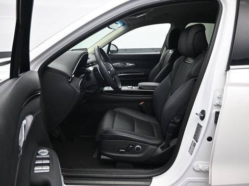 Used 2025 Genesis GV70 2.5T AWD/4WD image 25