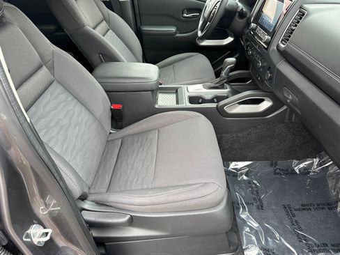 Certified 2022 Nissan Frontier SV image 13