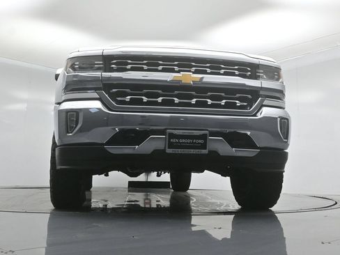 Used 2018 Chevrolet Silverado 1500 LTZ AWD/4WD image 42