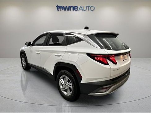 Used 2025 Hyundai Tucson SE image 4