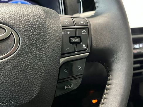 Used 2026 Toyota Camry XLE FWD image 31