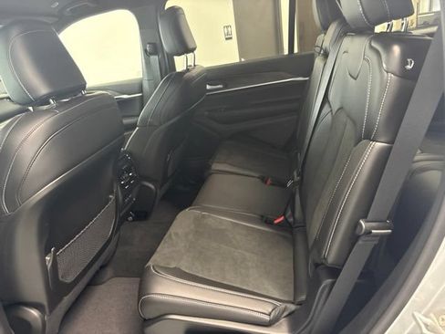 New 2026 Jeep Grand Cherokee L 4WD image 19
