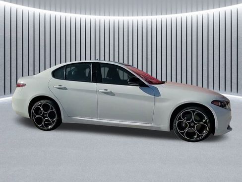 New 2025 Alfa Romeo Giulia AWD image 4