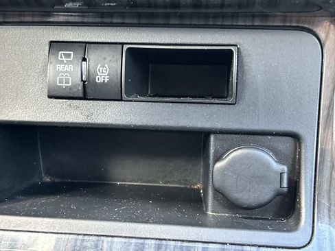 Used 2014 Chevrolet Traverse LT FWD image 36