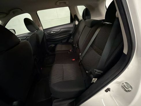 Used 2020 Nissan Rogue SV FWD image 23