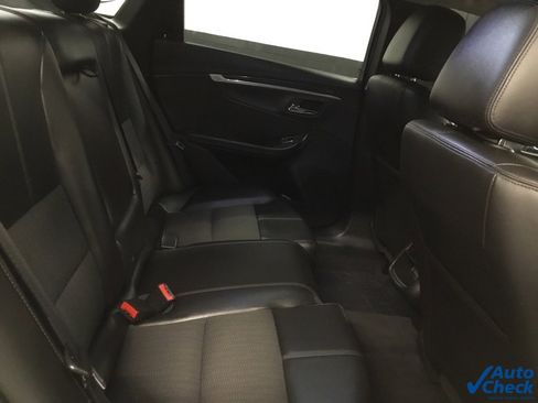 Used 2016 Chevrolet Impala LT w/ Convenience Package image 32