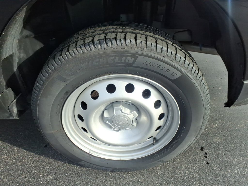 Certified 2025 Ford Maverick XL FWD image 7