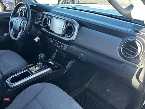 Used 2020 Toyota Tacoma SR5 w/ Technology Package image 12
