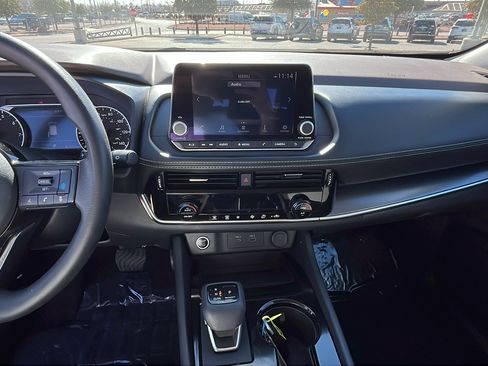 Used 2023 Nissan Rogue SV image 19