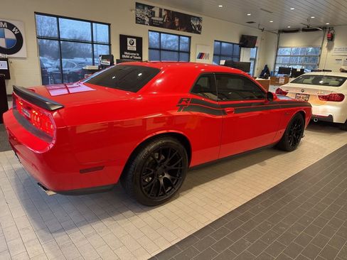 Used 2014 Dodge Challenger R/T image 4