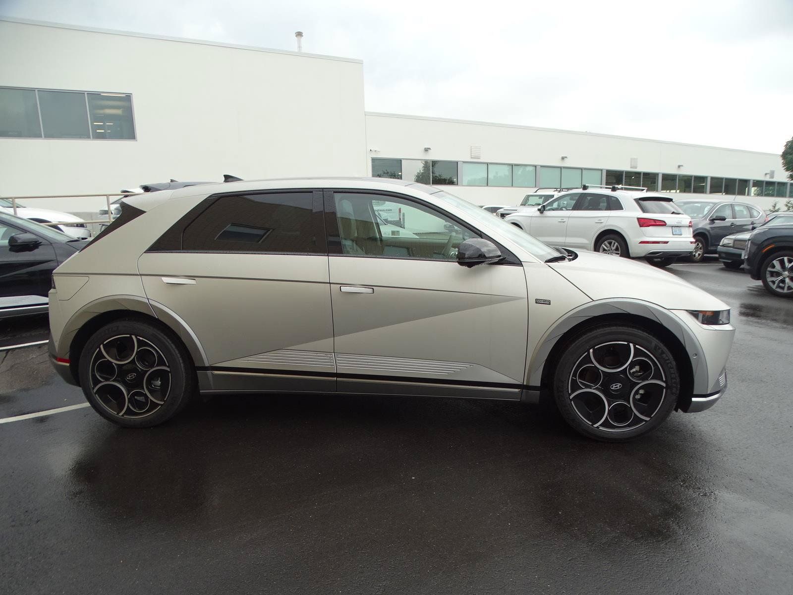 Used 2024 Hyundai Ioniq 5 Limited AWD/4WD image 3