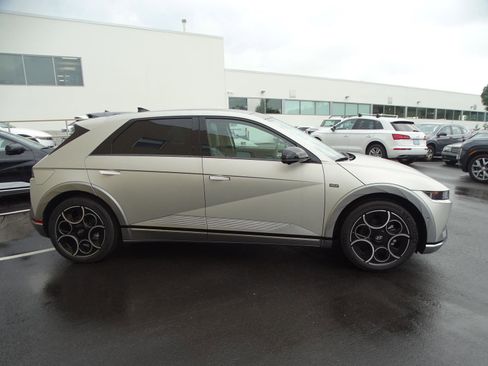 Used 2024 Hyundai Ioniq 5 Limited AWD/4WD image 3