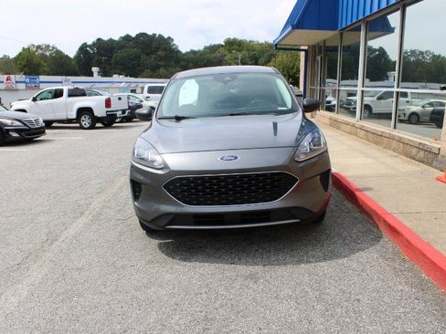 Used 2022 Ford Escape SE image 2