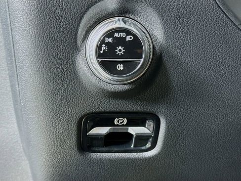 Used 2024 Mercedes-Benz C 43 AMG 4MATIC Sedan image 10