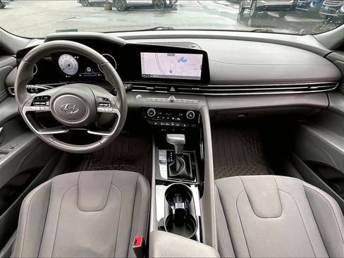 Used 2023 Hyundai Elantra SEL w/ Convenience Package FWD image 20