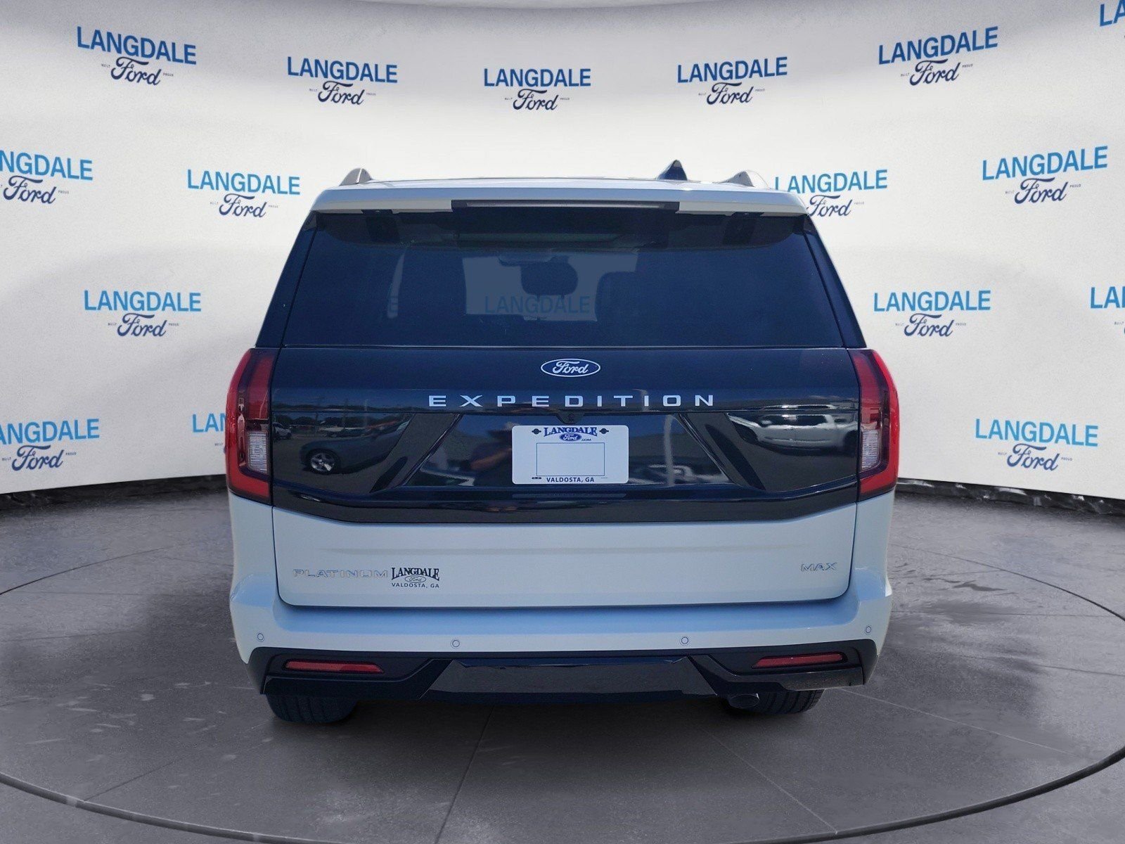 New 2027 Ford Expedition Max Platinum w/ Driver's Package AWD/4WD image 8