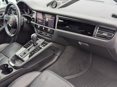 Certified 2024 Porsche Macan AWD/4WD image 13