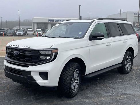 Used 2025 Ford Expedition Active image 7